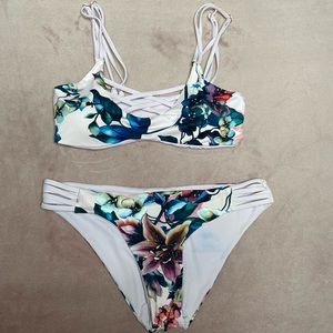 Cute pink flower tow pice swimsuit